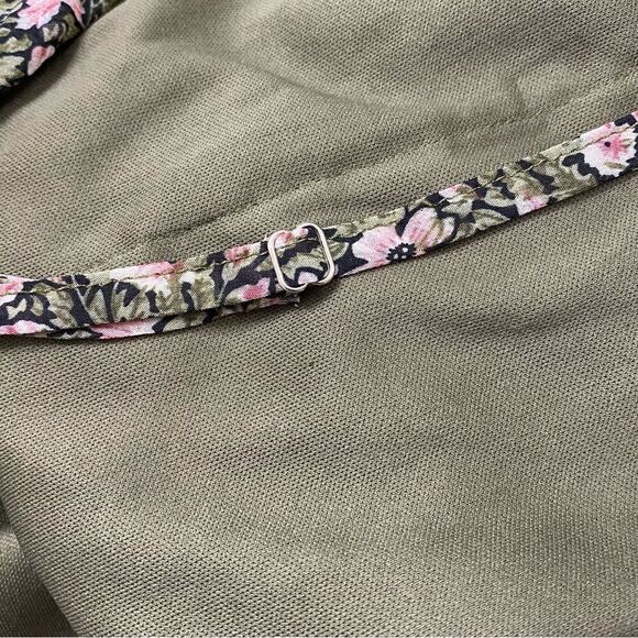 MISSGUIDED ROMPER FLORAL PRINT - Picture 15 of 15